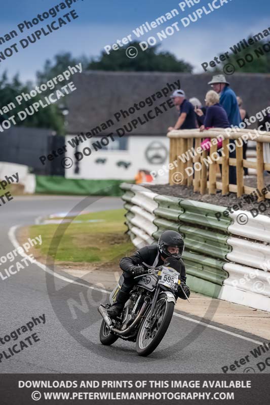 Vintage motorcycle club;eventdigitalimages;mallory park;mallory park trackday photographs;no limits trackdays;peter wileman photography;trackday digital images;trackday photos;vmcc festival 1000 bikes photographs